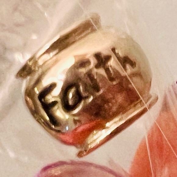 NWT Pugster Lot Charm Beads Lot of Four (FAITH,LOVE, Snowman, and Sleigh/Snowman - Picture 2 of 11